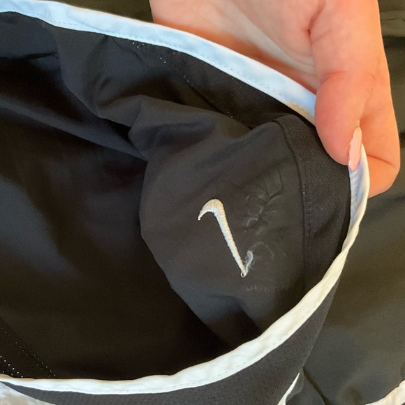 Nike Dri-Fit shorts (Large) - Picture 5 of 9